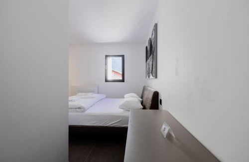 Lumino Apartment | Suite Deluxe x4PAX Lumino - Bellinzona-By EasyLife Swiss