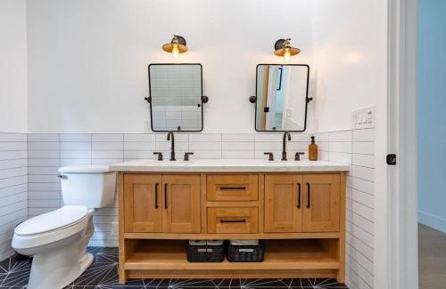 Westchester Apartment | NEW! LAX, Beach, SOFI, KIA Forum, Wheelchair