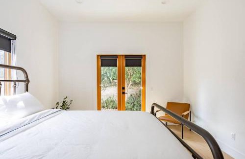 Westchester Apartment | NEW! LAX, Beach, SOFI, KIA Forum, Wheelchair