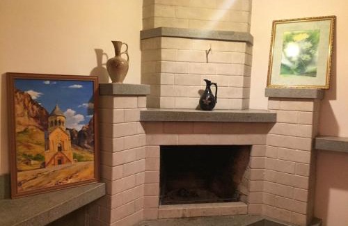 Yeghegnadzor House | Sun House