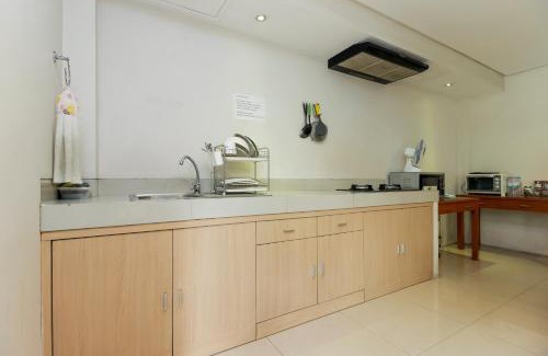 Grogol Utara House | RedDoorz @ Patal Senayan 4