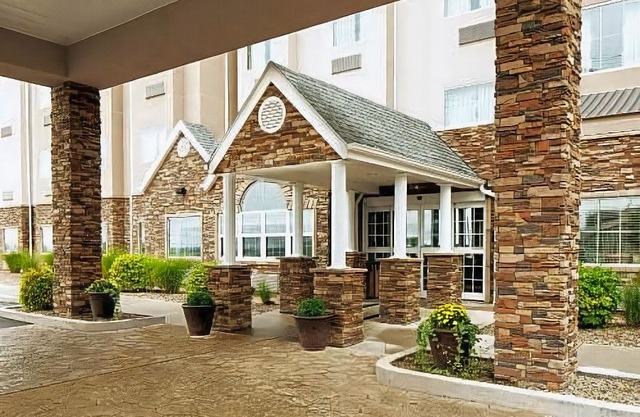 Microtel Inn & Suites by Wyndham Wheeling at Highlands