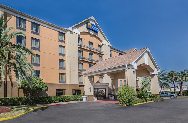 Comfort Inn & Suites Southwest Freeway at Westpark