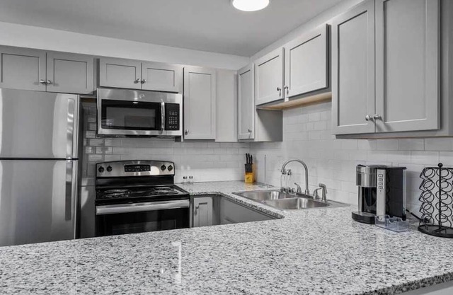 Modern Apt. close to Restaurants - Highland Golf