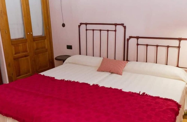 Rural House 'La Chatarrería De Ferreros' with Mountain View, Private Terrace and Wi-Fi