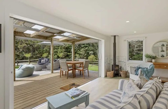 Songbird Cottage - a luxury dog friendly hideaway