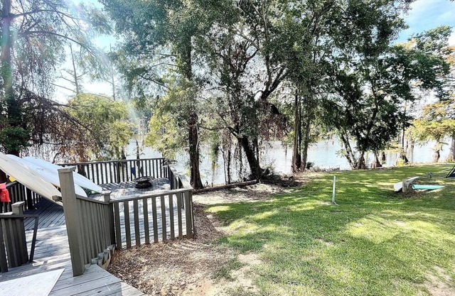 Bayou and Beyond: The View with hot tub and Kayak rentals