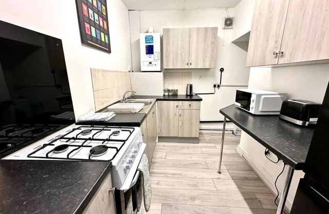 Coventry Comfort: 5-Bedroom Home