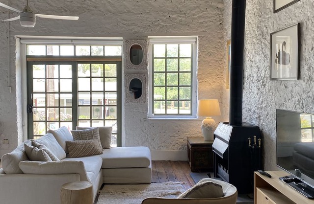 Stunning and Spacious Loft-Style Apartment in Historic Auburn