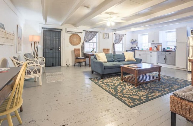 The Captains Quarter's - A Relaxing Nautical Abode