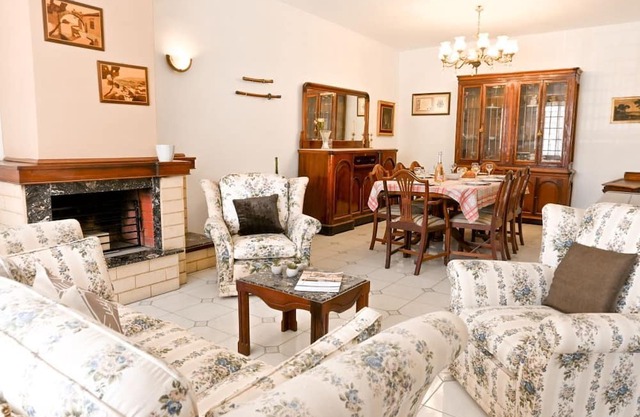 Mediterranean Villa Fabulous 5-bedroom villa in St. Paul's Bay Malta