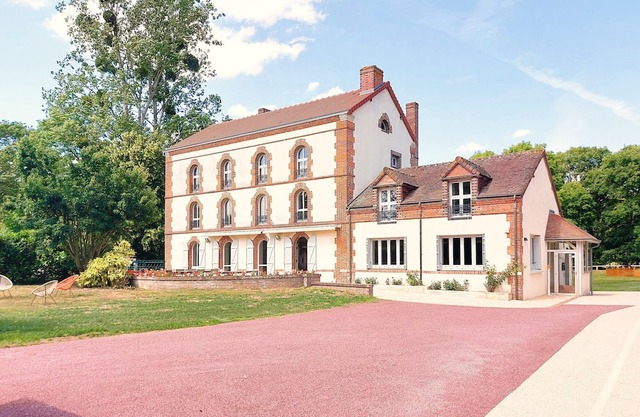 Luxury Stay at Moulin de Bouchereau: Nature & Relaxation