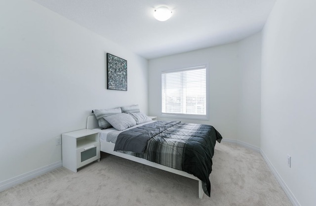 Entire 4BR 3BA Home in Mississauga, Sleeps12