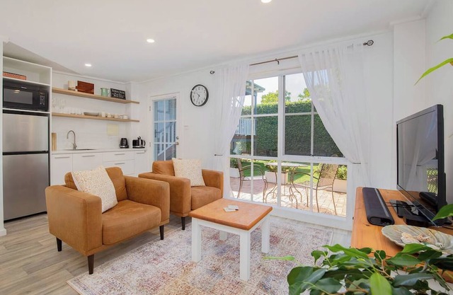 Fairy Nook Charming Granny Flat with Shared Garden