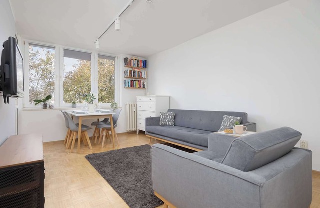 Afrykańska 12 Warszawa | Spacious Apartment with Desk and Bathtub