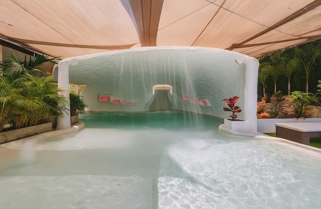 8-bedroom Poblado house with Pool