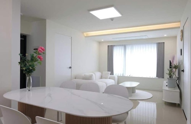 [AWESTAY201] Seoul near DMC/New, Full Option/Sleeps8/3BR,5Beds,1BA/Free Parking