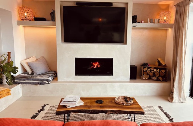 Oxfordshire Countryside Retreat with Hot Tub, 15 mins from Bicester Village