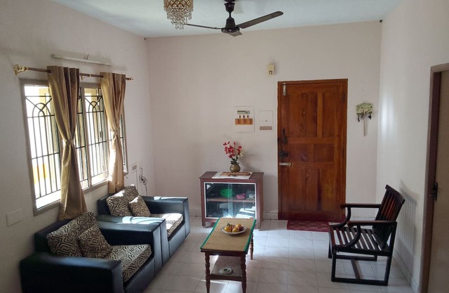 Elegant, Centrally located 3 bedroom 2 bath apartment with AC in Chennai