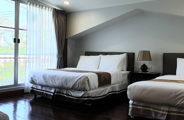 Fabulous 4-bedroom house with AC in Chiangmai