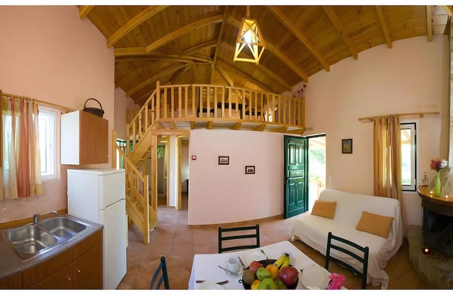 Apartment 'Maisonette with Private Patio 3' with Mountain View, Wi-Fi and Air Conditioning