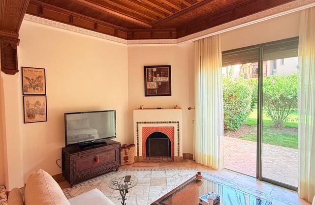 2-bed Apartment with Garden & shared Pool- Moroccan - Modern Style