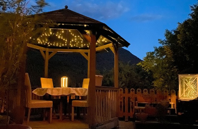 Apartment 'Chalet Des Heureux' with Lake View, Private Terrace and Wi-Fi