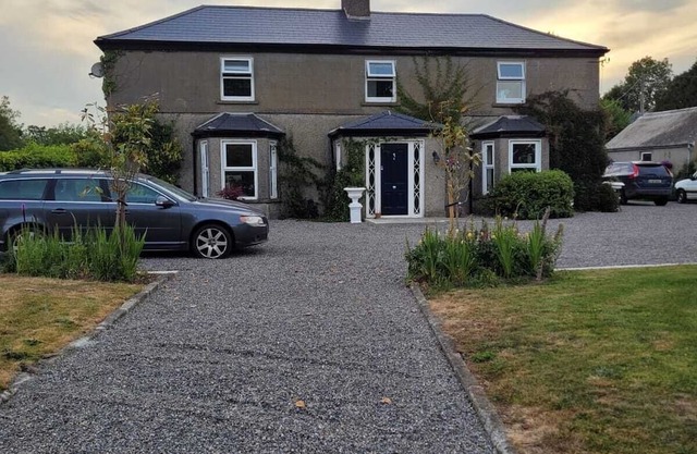 Cozy 1 Bedroom stay in Authentic 19th century Farmhouse near Dublin Airport