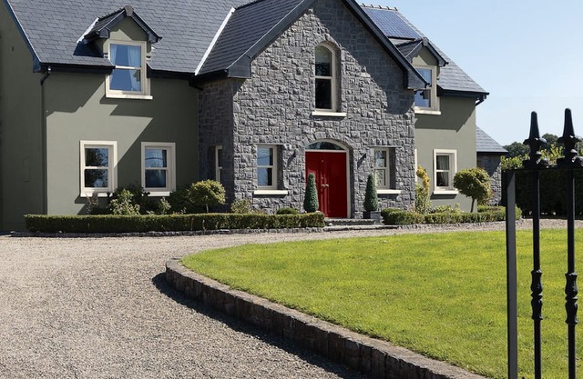 Elegant 4 bed Irish Retreat - Gateway to the Wild Atlantic Way