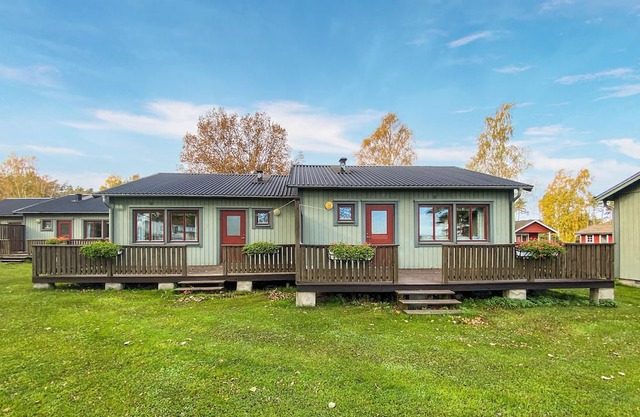 Beautiful home in Byxelkrok with WiFi