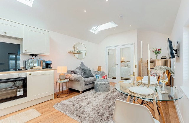 1 bedroom accommodation in Meols, Wirral