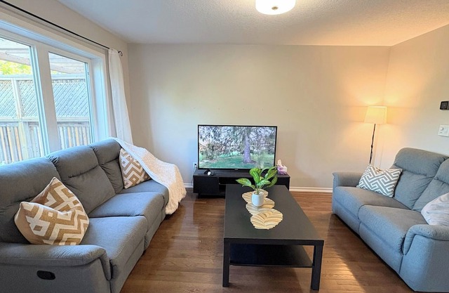 Luxury Breslau Retreat |Fenced yard |Steps to Park |Near Airport