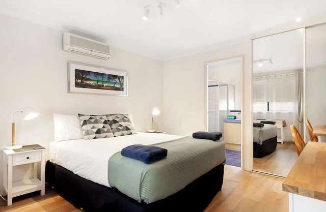 Meelup Bay Room - 1 @ Observatory Guesthouse