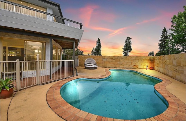 Sunset Lake House - Perfect combination of comfort and relaxation with beautiful sunset views
