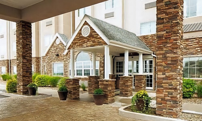 Triadelphia Hotel | Microtel Inn & Suites by Wyndham Wheeling at Highlands