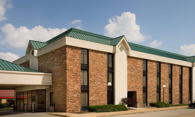 Fenton Hotel | Pear Tree Inn St. Louis Fenton