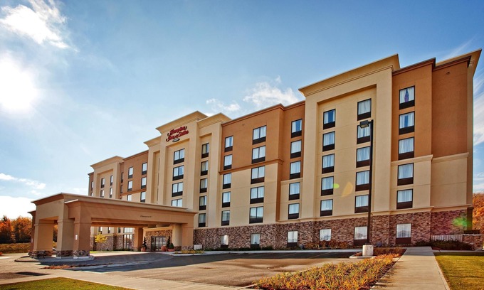 Barrie Hotel | Hampton Inn & Suites by Hilton Barrie