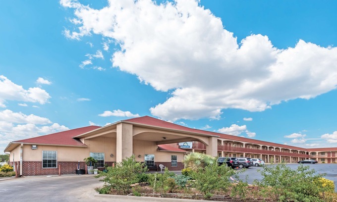 Gainesville Hotel | Days Inn by Wyndham Gainesville