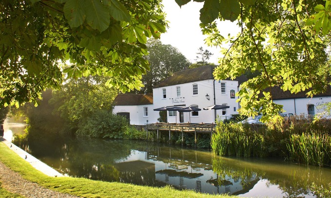 Kintbury Hotel | The Dundas Arms