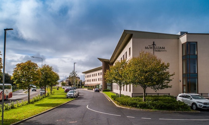 Claremorris Hotel | McWilliam Park Hotel
