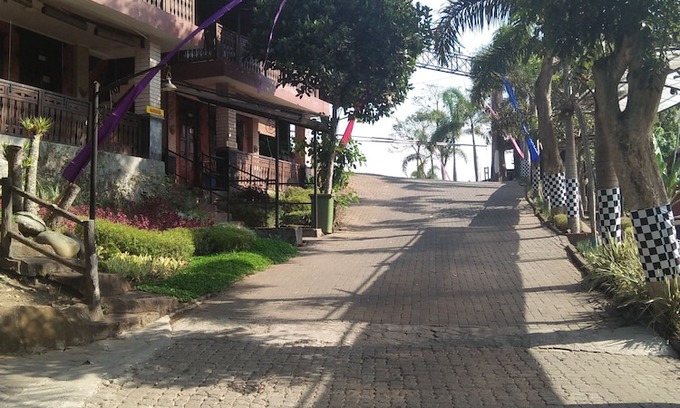 Ambarawa Hotel | Green Valley Resort Bandungan