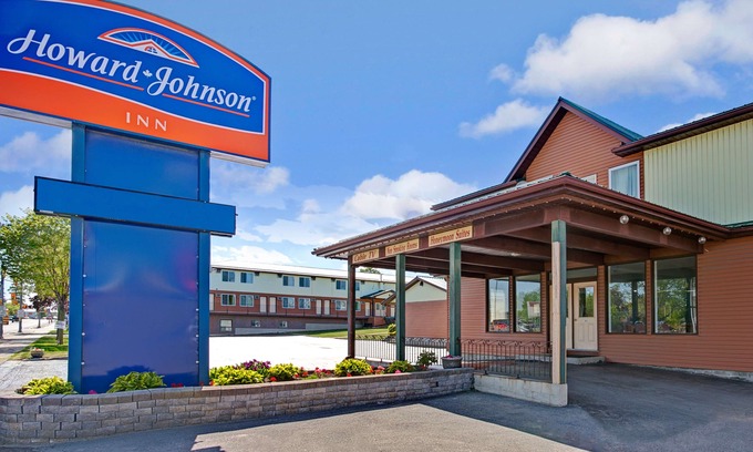 Gananoque Hotel | Howard Johnson by Wyndham Gananoque
