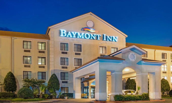 Conroe Hotel | Baymont by Wyndham Conroe