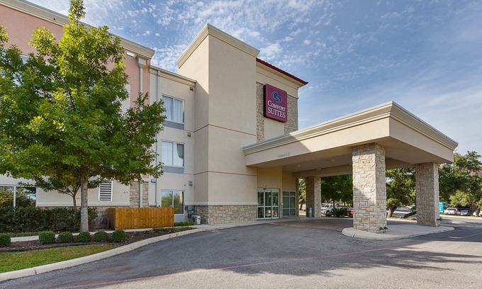 Wetmore Hotel | Comfort Suites Medical Center Near Six Flags