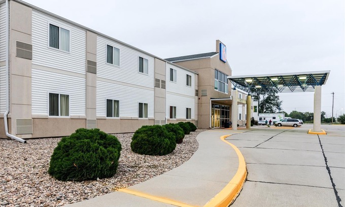 Kearney Hotel | Microtel Inn & Suites - Kearney