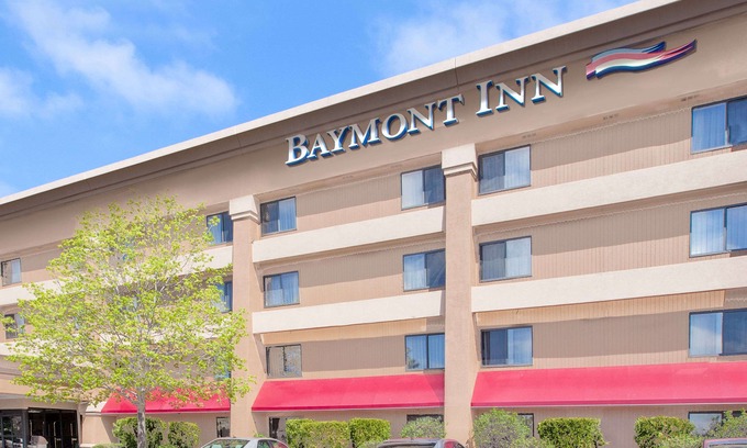 Flint Hotel | Baymont by Wyndham Flint