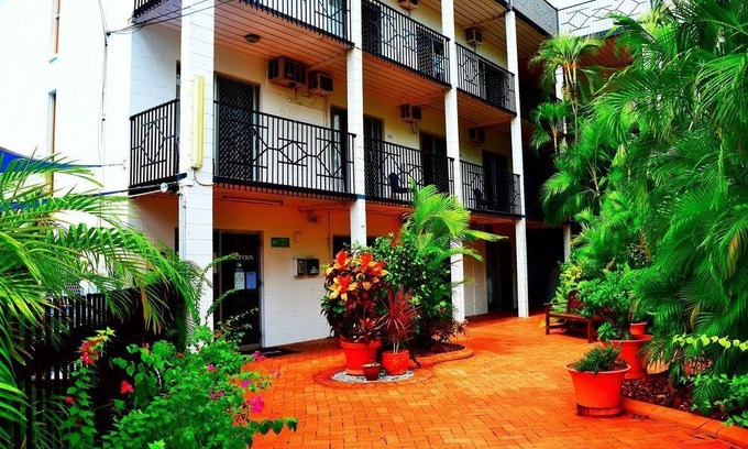 Coconut Grove Hotel | Coconut Grove Holiday Apartments