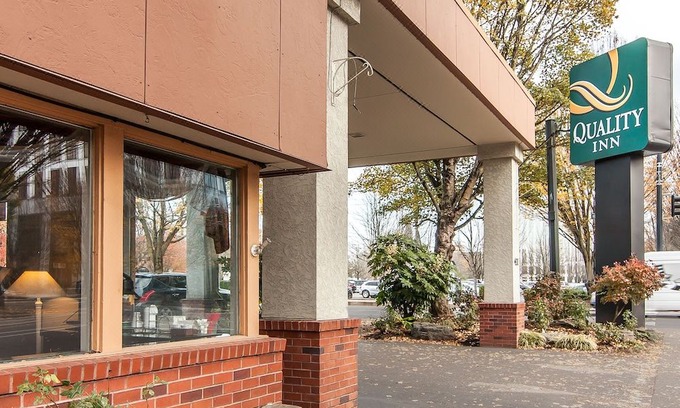 Lloyd District Hotel | Quality Inn Downtown Convention Center Portland