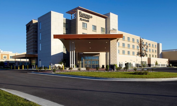 Triadelphia Hotel | Fairfield by Marriott Inn & Suites Wheeling at The Highlands