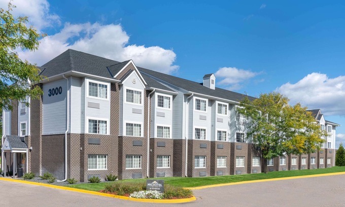 Eagan Hotel | Microtel Inn & Suites by Wyndham Eagan/St Paul